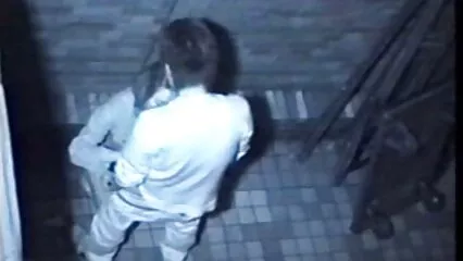 Lesbienne touchée et baisée par une fille. videosalope