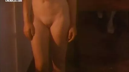 un homme ivre avec une femme russe mature et ne peut pas embrasser mature allemande cochonne un ivrogne