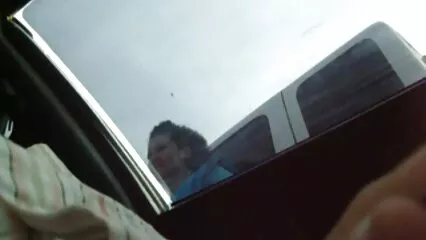 Sexe fille latine secouant sa chatte salopes francaises matures nue sur le balcon et baisant dans la chambre avec un mec
