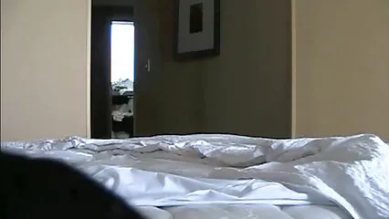 Orgie complète et fumante salopes bdsm pour les filles russes Julia Red