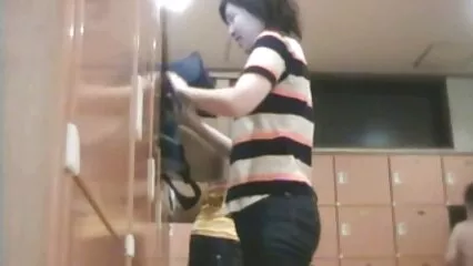Sexe fait maison et en groupe avec deux matures françaises salopes beautés dans une maison de campagne